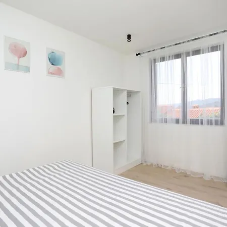 Apartment Lina Rabac Exterior photo